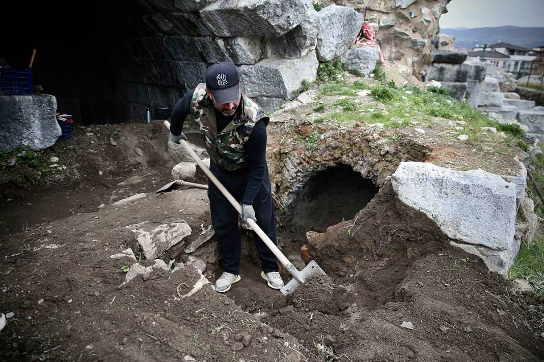 Papa Francis, o kentte keşfedilen Hz. İsa'nın freskini görmek için geliyor! Turistlerin ziyaretine açıldı, büyük ilgi var 9